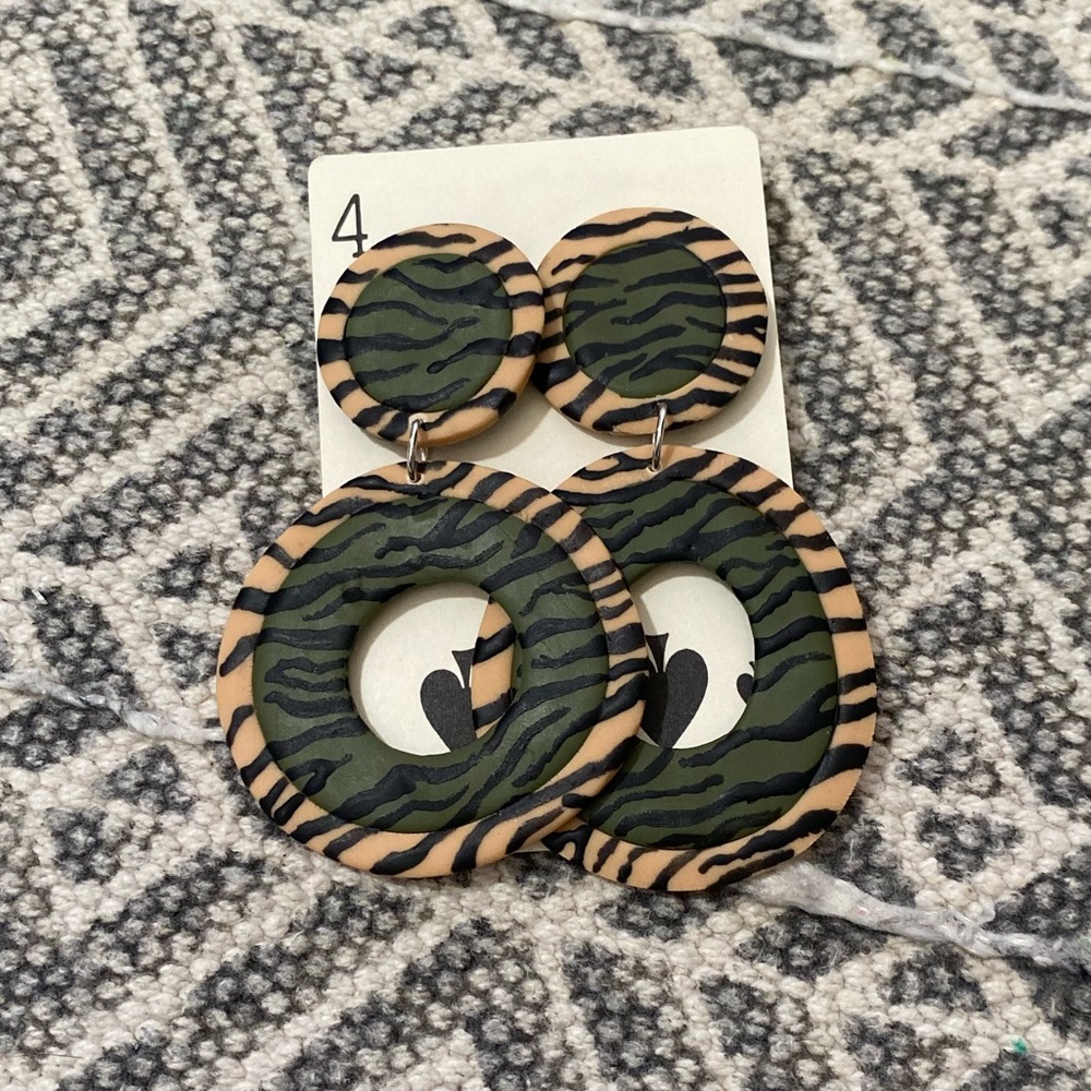 *3 for $12* Matte 2 Tone Zebra Earrings